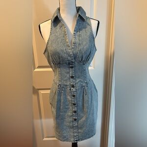 Denim Dress. Fitted with collar.